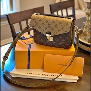 Louis Vuitton Pochette Métis Reverse